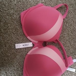 Victoria secret bra . Never worn